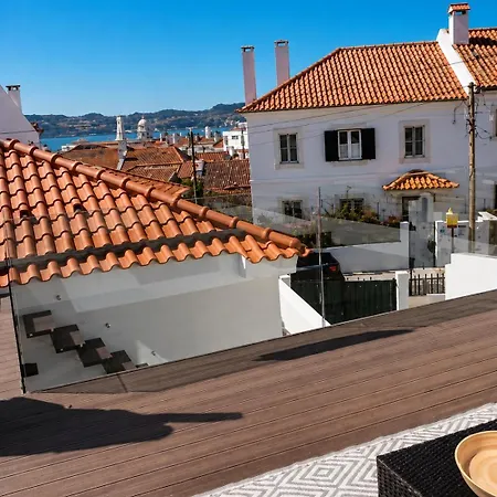 Luxury House, Private Rooftop Jacuzzi With View On Tagus & Monuments بيت للعطل *